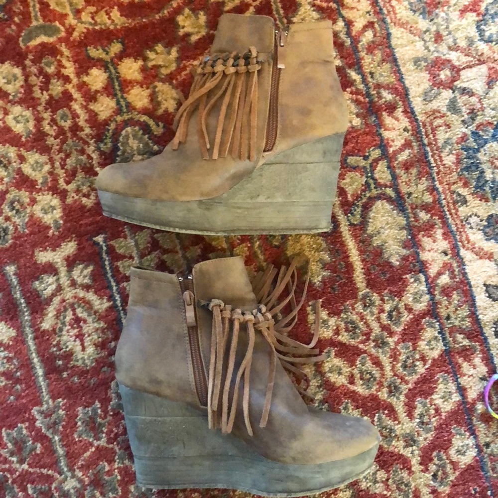 Sbicca fringe wedge booties
